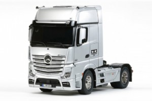 TAMIYA 1/14 MERCEDES BENZ AC